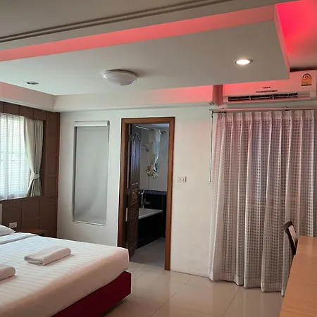 Gusto Pratunam Hotel