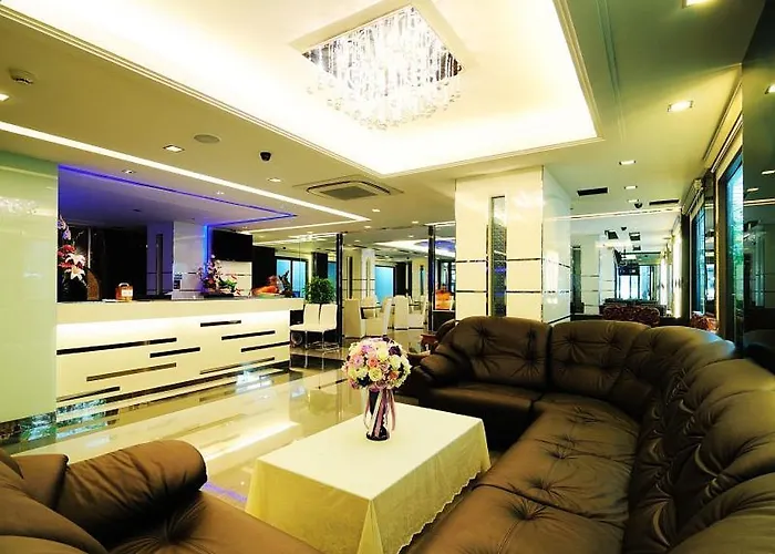 Gusto Pratunam Hotel 4*